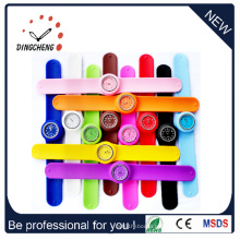 Cadeau promotionnel coloré Silicone Snap sur la montre (DC-098)